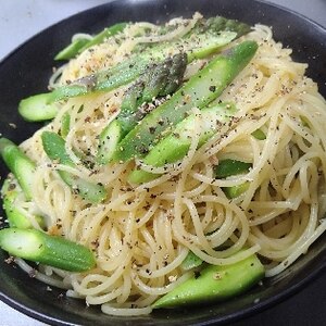 春のパスタ　アスパラ・かき菜でね